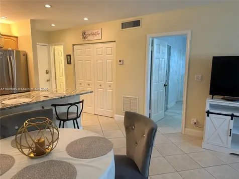 1520 Mckinley Street Hollywood FL 33020