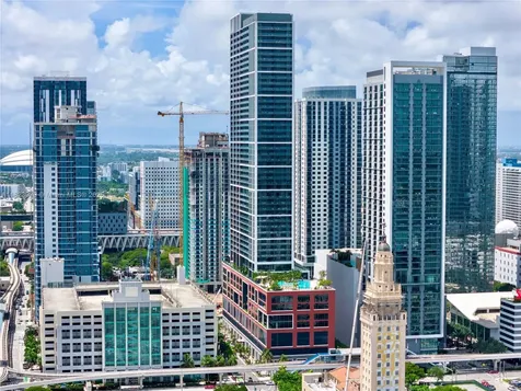 601 NE 1st Avenue Miami FL 33132
