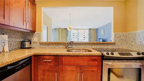 401 Ocean Drive Miami Beach FL 33139