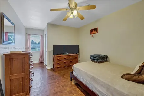 9921 Dominican Drive Cutler Bay FL 33189