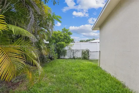 156 SW 126th Avenue Plantation FL 33325