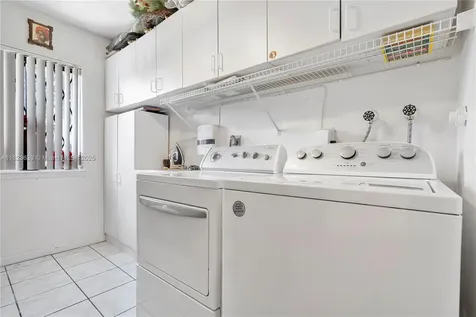 9264 NW 49th Place Sunrise FL 33351