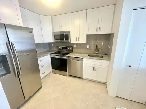 3731 N Country Club Drive Aventura FL 33180