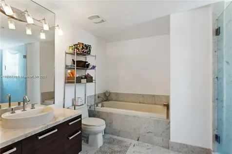 253 NE 2nd Street Miami FL 33132