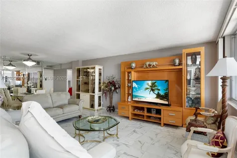 2101 S Ocean Drive Hollywood FL 33019