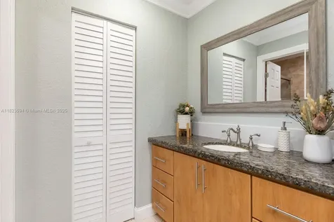 2735 W 74th Street Hialeah FL 33016