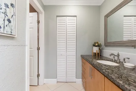 2735 W 74th Street Hialeah FL 33016