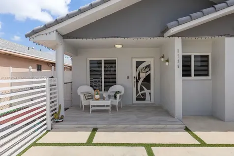 2735 W 74th Street Hialeah FL 33016