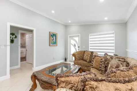 2735 W 74th Street Hialeah FL 33016