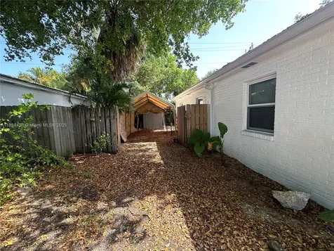 201 E 28th Street Riviera Beach FL 33404