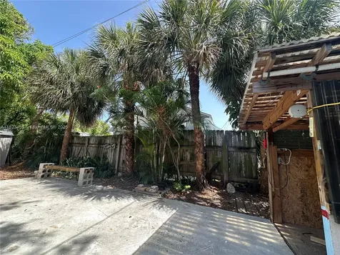 201 E 28th Street Riviera Beach FL 33404