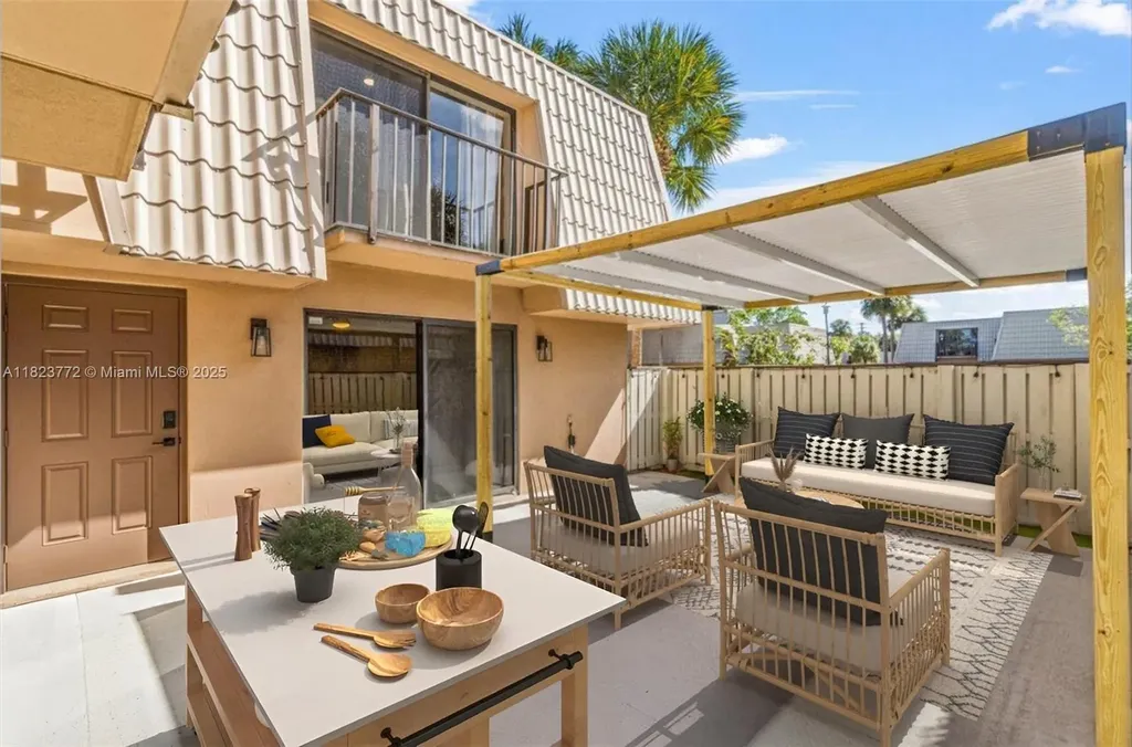 6812 68th Way West Palm Beach FL 33409