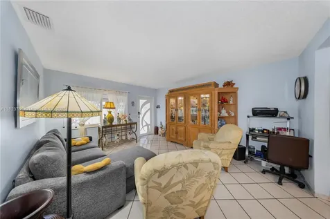 359 E 19th Street Hialeah FL 33010