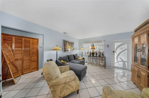 359 E 19th Street Hialeah FL 33010