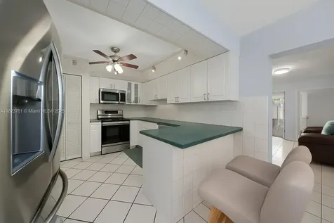 359 E 19th Street Hialeah FL 33010