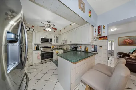 359 E 19th Street Hialeah FL 33010