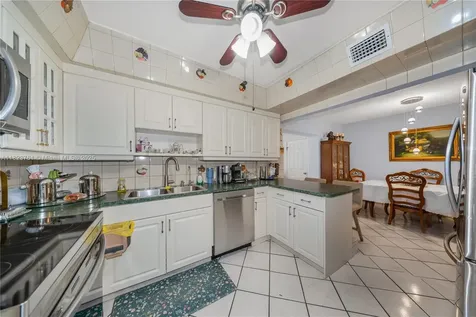 359 E 19th Street Hialeah FL 33010