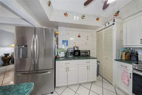 359 E 19th Street Hialeah FL 33010