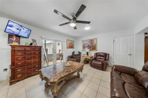 359 E 19th Street Hialeah FL 33010