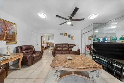 359 E 19th Street Hialeah FL 33010