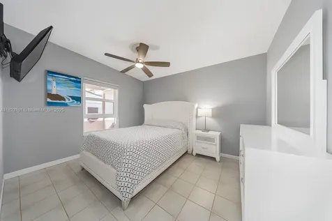 359 E 19th Street Hialeah FL 33010