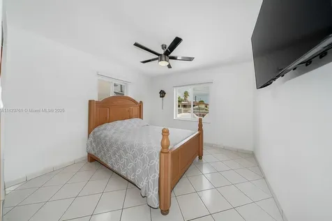 359 E 19th Street Hialeah FL 33010
