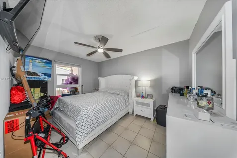 359 E 19th Street Hialeah FL 33010