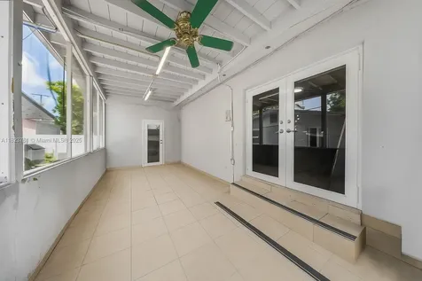 359 E 19th Street Hialeah FL 33010