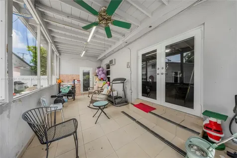 359 E 19th Street Hialeah FL 33010