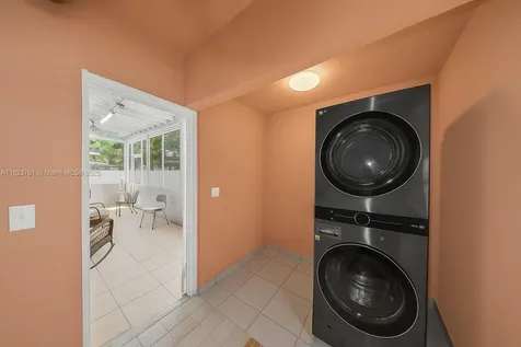 359 E 19th Street Hialeah FL 33010