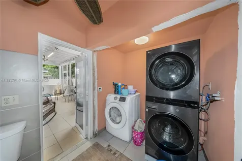 359 E 19th Street Hialeah FL 33010