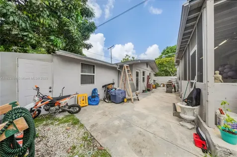 359 E 19th Street Hialeah FL 33010