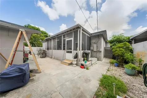 359 E 19th Street Hialeah FL 33010