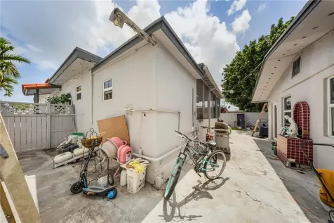359 E 19th Street Hialeah FL 33010