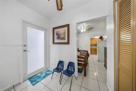359 E 19th Street Hialeah FL 33010