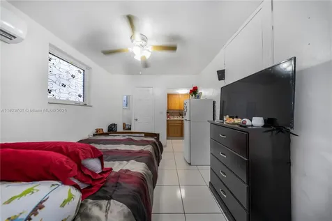 359 E 19th Street Hialeah FL 33010