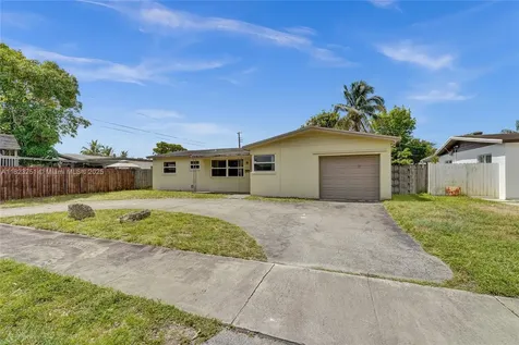 7504 Grant Street Hollywood FL 33024