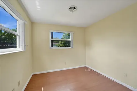 7504 Grant Street Hollywood FL 33024