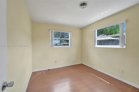 7504 Grant Street Hollywood FL 33024