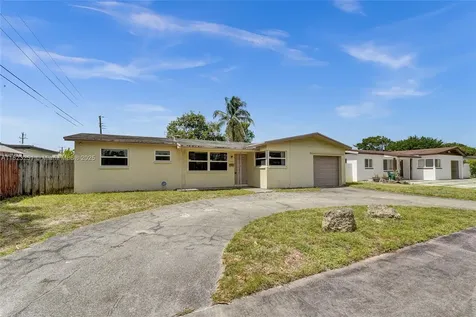7504 Grant Street Hollywood FL 33024