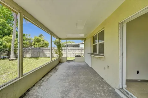 7504 Grant Street Hollywood FL 33024