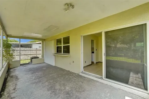 7504 Grant Street Hollywood FL 33024