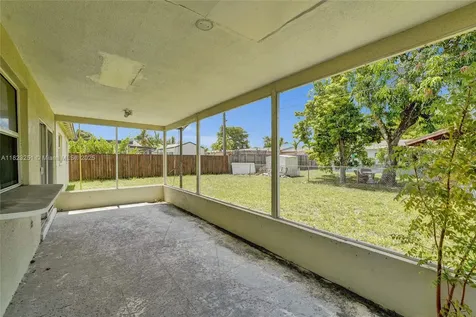 7504 Grant Street Hollywood FL 33024