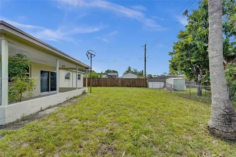 7504 Grant Street Hollywood FL 33024