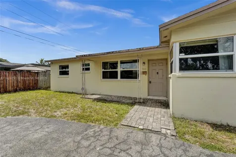 7504 Grant Street Hollywood FL 33024