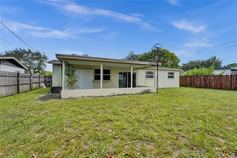 7504 Grant Street Hollywood FL 33024