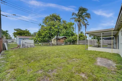 7504 Grant Street Hollywood FL 33024