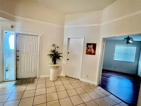 9211 Chelsea Drive N Plantation FL 33324