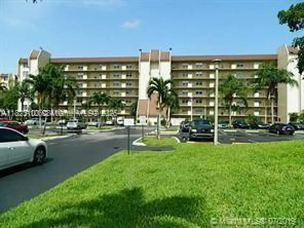 3100 W Rolling Hills Circle Davie FL 33328