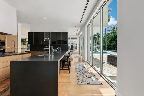 30 Palm Avenue Miami Beach FL 33139